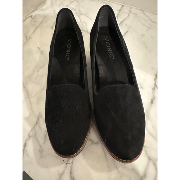 Vionic black suede shoes - Picture 4 of 5